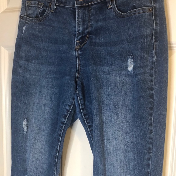 Distressed Skinny Jeans - Picture 2 of 4